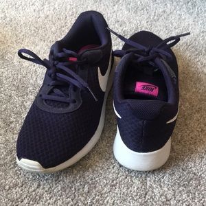 women’s nike roshe shoes